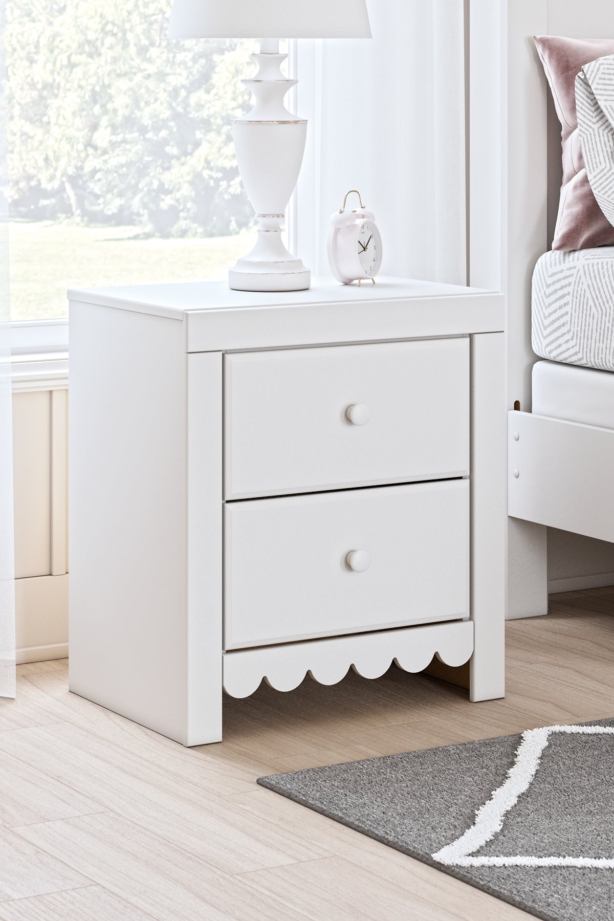 Mollviney Full Panel Bed with Dresser and Nightstand