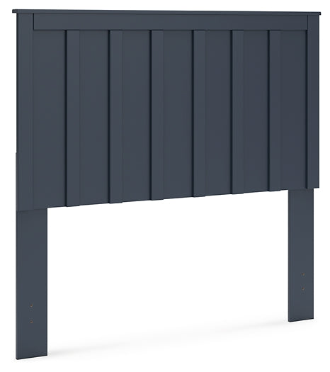 Simmenfort Full Panel Headboard with Dresser and Nightstand