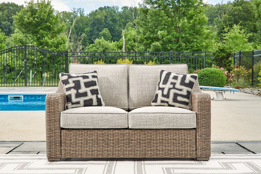 Beachcroft Loveseat w/Cushion