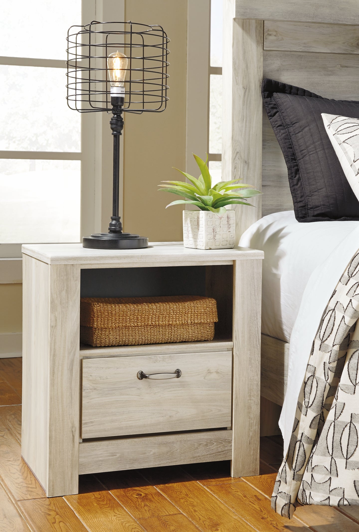 Bellaby King Panel Bed with Dresser and Nightstand