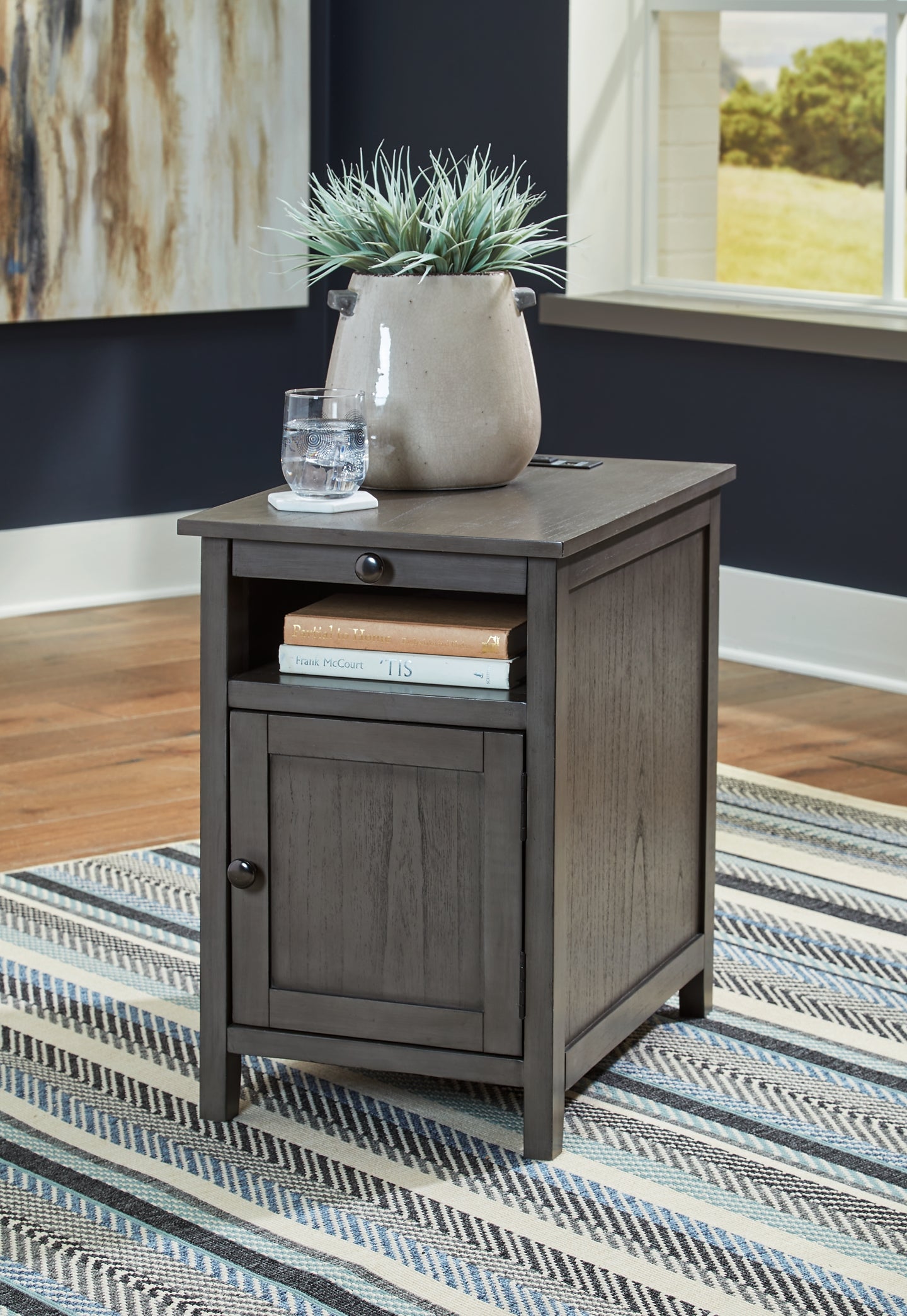 Treytown Chair Side End Table Milwaukee Furniture of Chicago - Furniture Store in Chicago Serving Humbolt Park, Roscoe Village, Avondale, & Homan Square