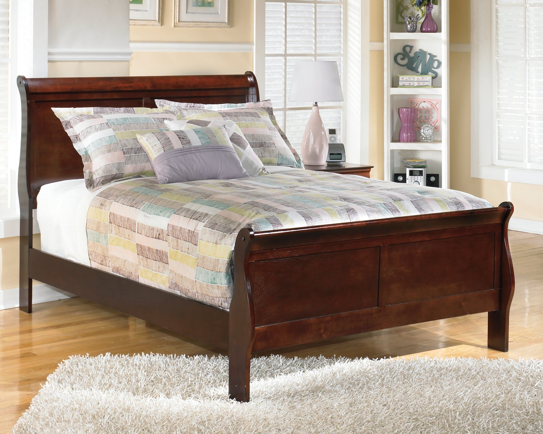 Alisdair Full Sleigh Bed with 2 Nightstands Milwaukee Furniture of Chicago - Furniture Store in Chicago Serving Humbolt Park, Roscoe Village, Avondale, & Homan Square