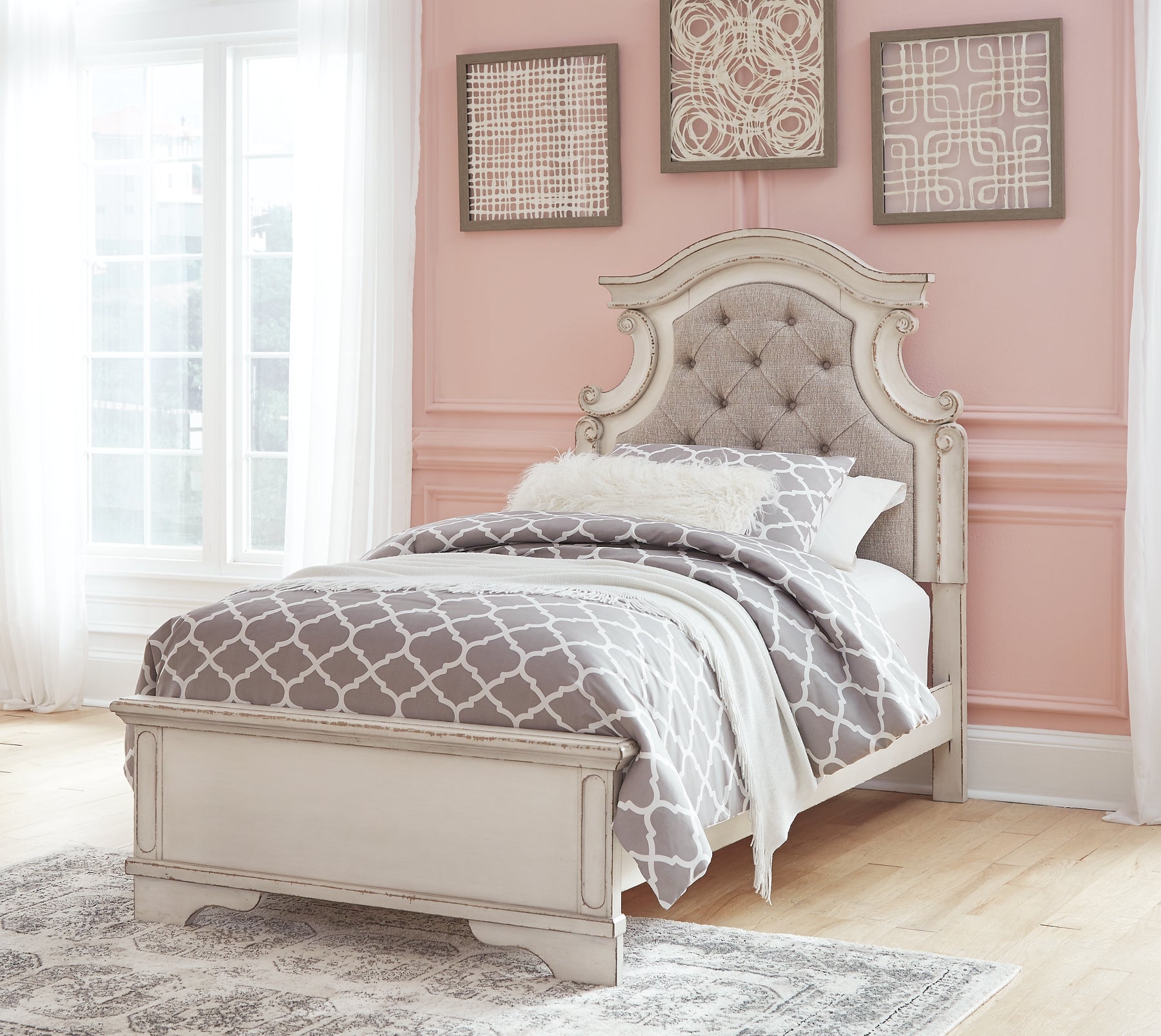 Realyn Twin Panel Bed with Dresser Milwaukee Furniture of Chicago - Furniture Store in Chicago Serving Humbolt Park, Roscoe Village, Avondale, & Homan Square