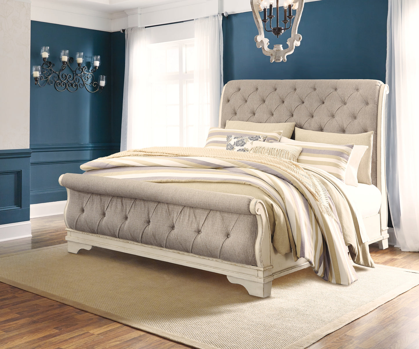 Realyn Queen Sleigh Bed with Dresser Milwaukee Furniture of Chicago - Furniture Store in Chicago Serving Humbolt Park, Roscoe Village, Avondale, & Homan Square