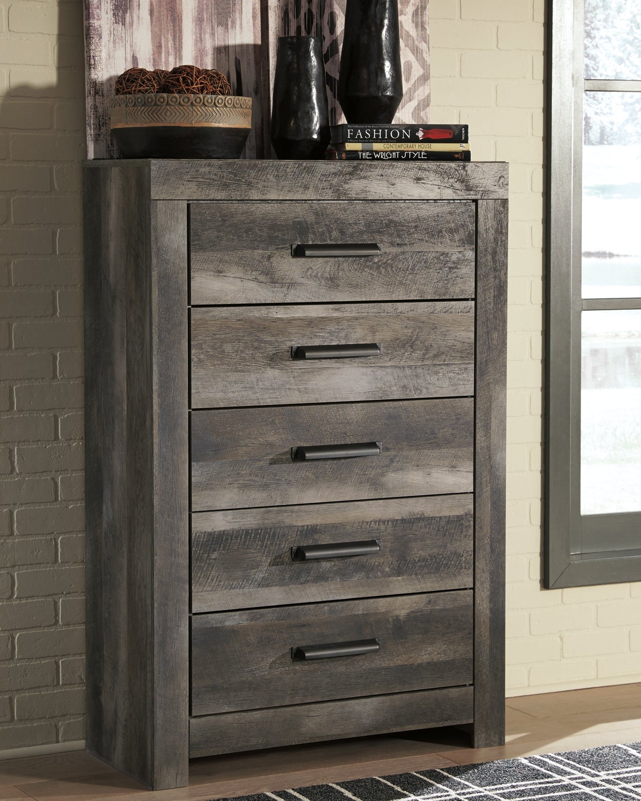 Wynnlow King Poster Bed with Mirrored Dresser, Chest and 2 Nightstands Milwaukee Furniture of Chicago - Furniture Store in Chicago Serving Humbolt Park, Roscoe Village, Avondale, & Homan Square